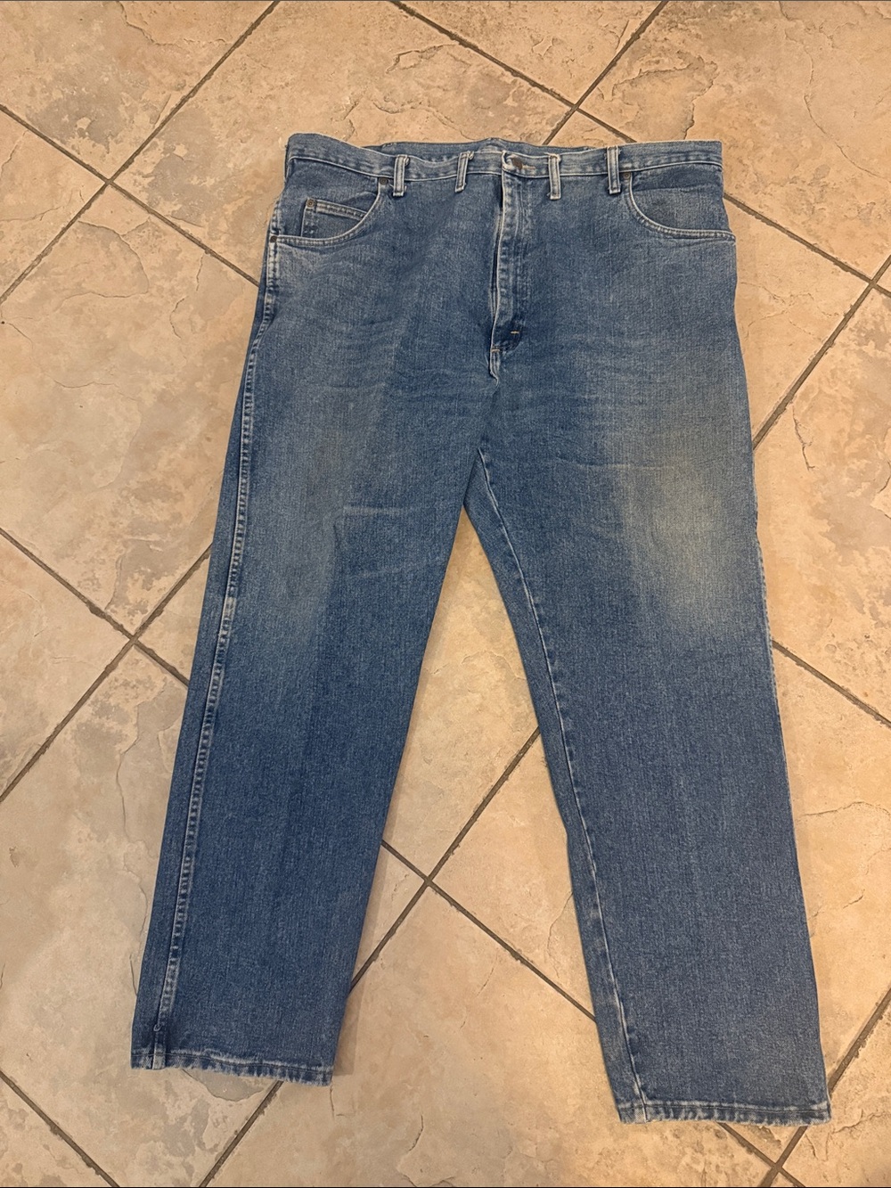 Wrangler Straight-Leg Men's Denim Jeans in Faded Blue 46x31